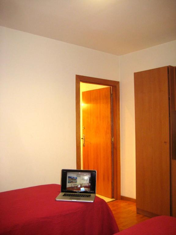Hostal Madrazo Barcelona Room photo
